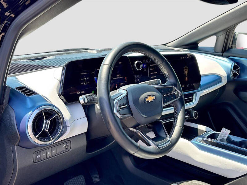 2025 Chevrolet Equinox EV LT 2