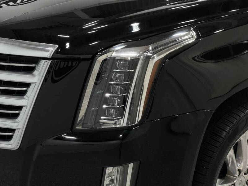 2019 Cadillac Escalade Platinum