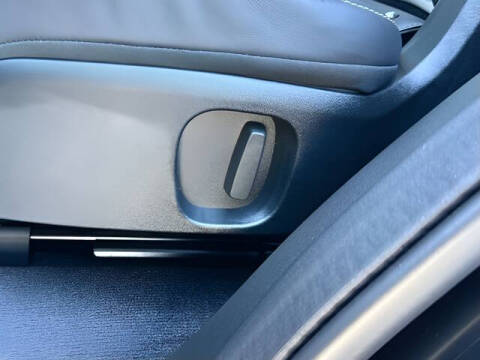 2025 Land Rover Discovery P300 Dynamic SE