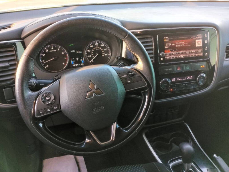 2017 Mitsubishi Outlander SE