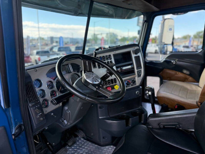 2011 Mack Pinnacle