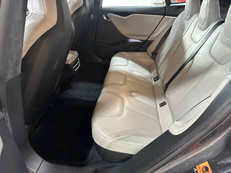 2015 Tesla Model S