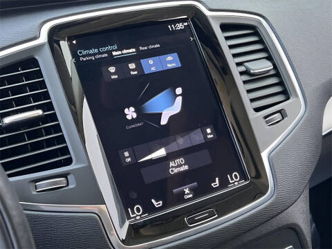 2022 Volvo XC90 T5 Momentum