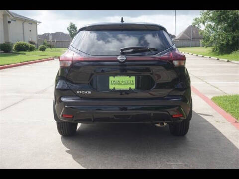 2025 Nissan Kicks Play S