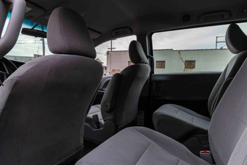 2017 Toyota Sienna L 7-Passenger