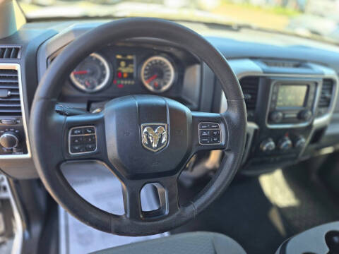 2017 RAM 1500 SLT
