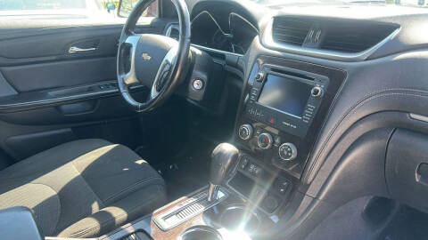 2017 Chevrolet Traverse LT