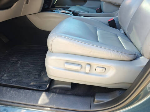 2020 Honda Pilot Touring w/Rear Captain's Chairs
