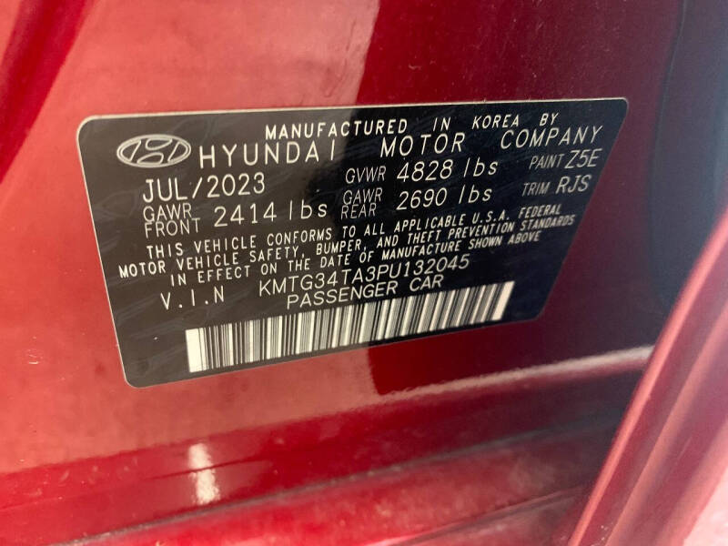 2023 Genesis G70 2.0T