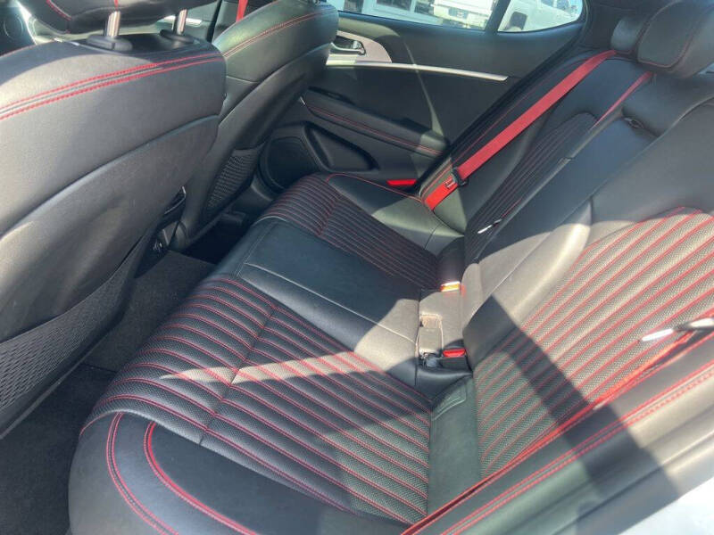 2023 Genesis G70