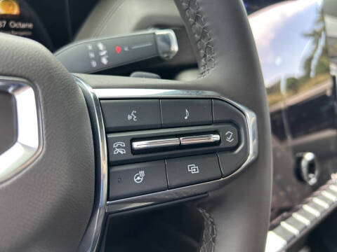 2025 GMC Yukon Elevation