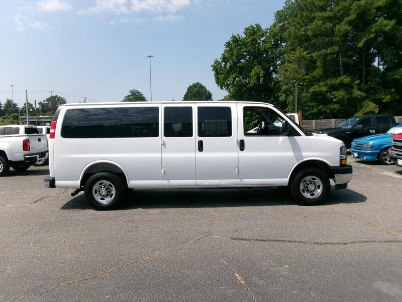 2025 Chevrolet Express LT 3500