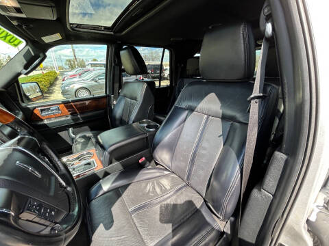 2017 Lincoln Navigator Select