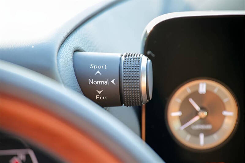 2025 Lexus ES 350 Ultra Luxury