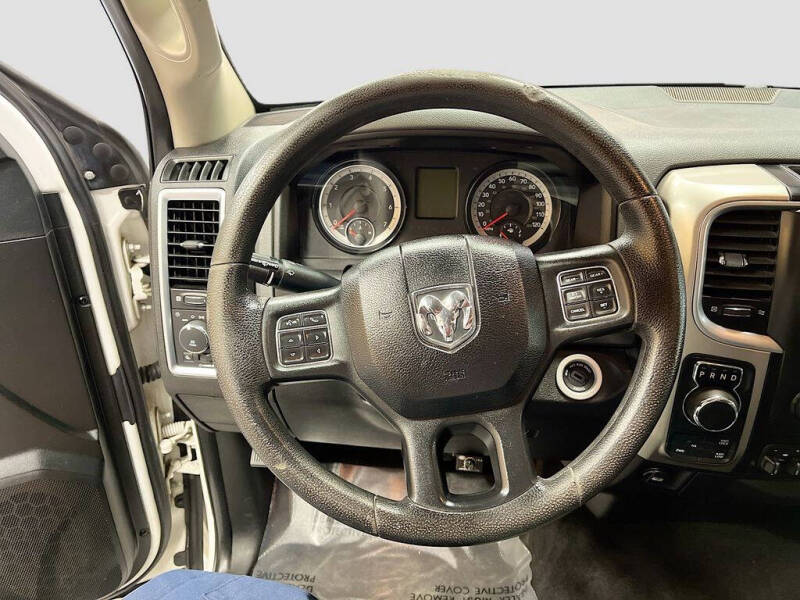2017 RAM 1500 SLT