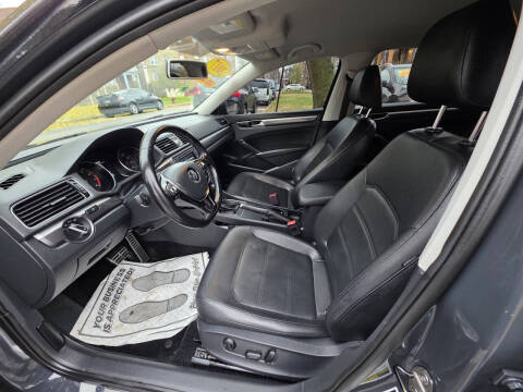 2017 Volkswagen Passat 1.8T R-Line