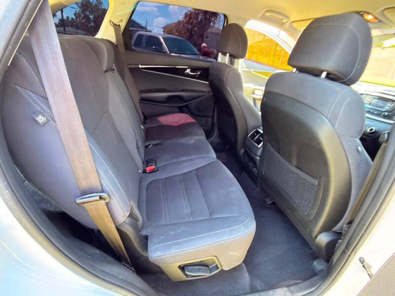 2017 Kia Sorento L