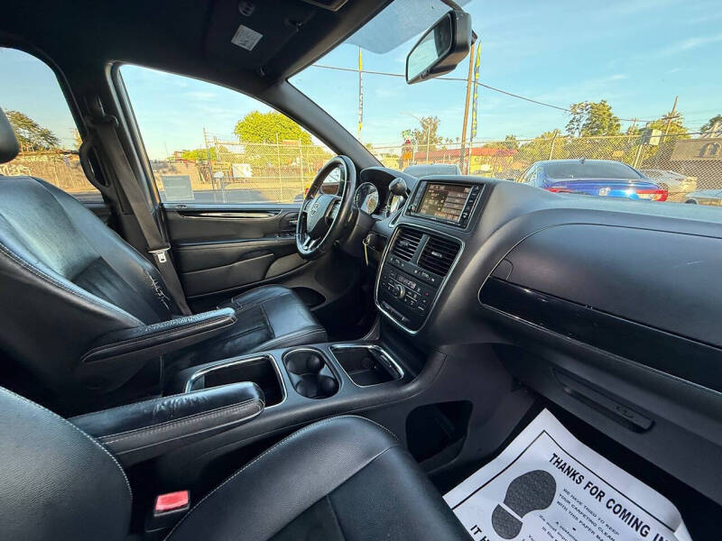2016 Dodge Grand Caravan SXT