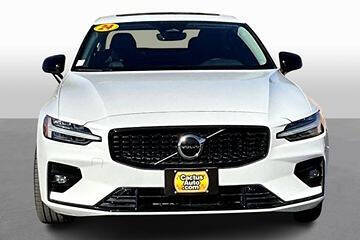 2024 Volvo S60 B5 Core Dark Theme