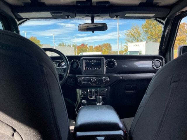 2022 Jeep Gladiator 16