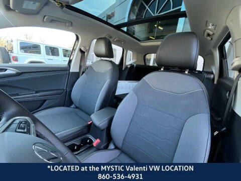 2025 Volkswagen Taos SE Black 4Motion