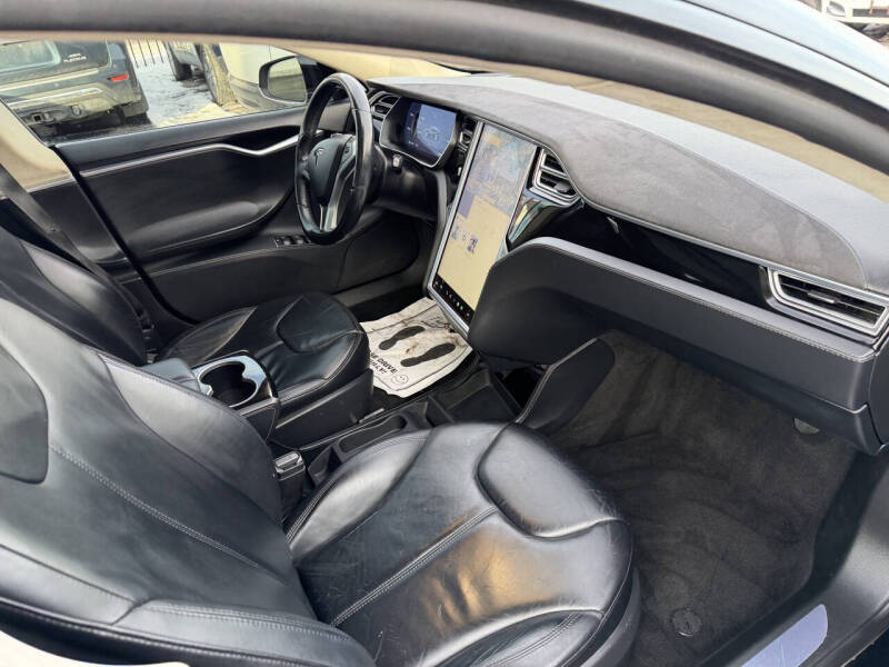 2015 Tesla Model S 70D