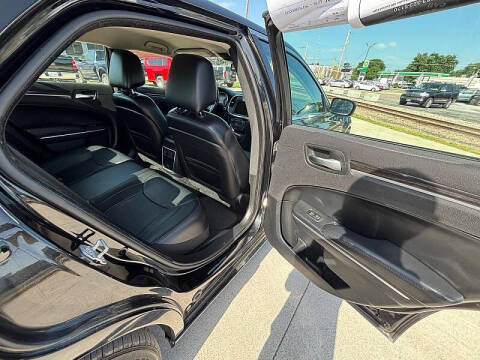 2015 Chrysler 300 Limited