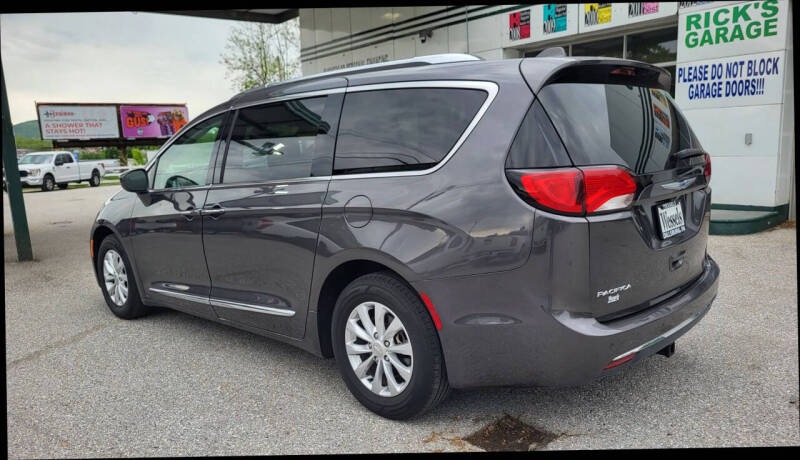2018 Chrysler Pacifica Touring L