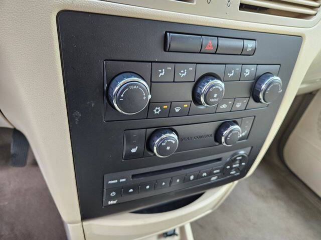 2010 Volkswagen Routan