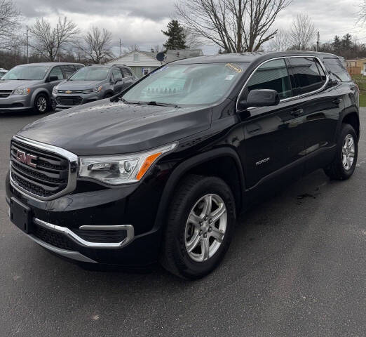 GMC Acadia's photo