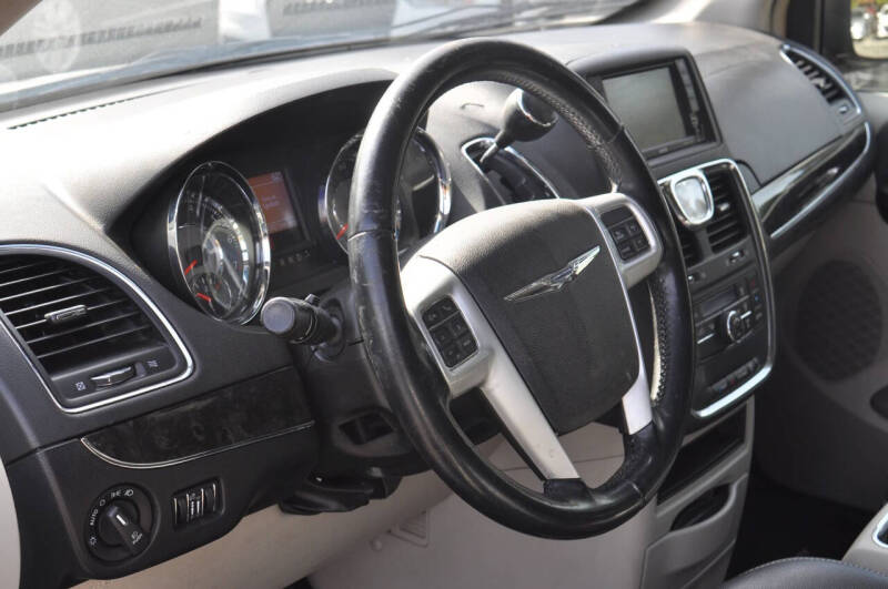 2015 Chrysler Town and Country Touring