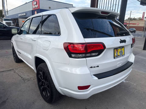 2017 Jeep Grand Cherokee Altitude