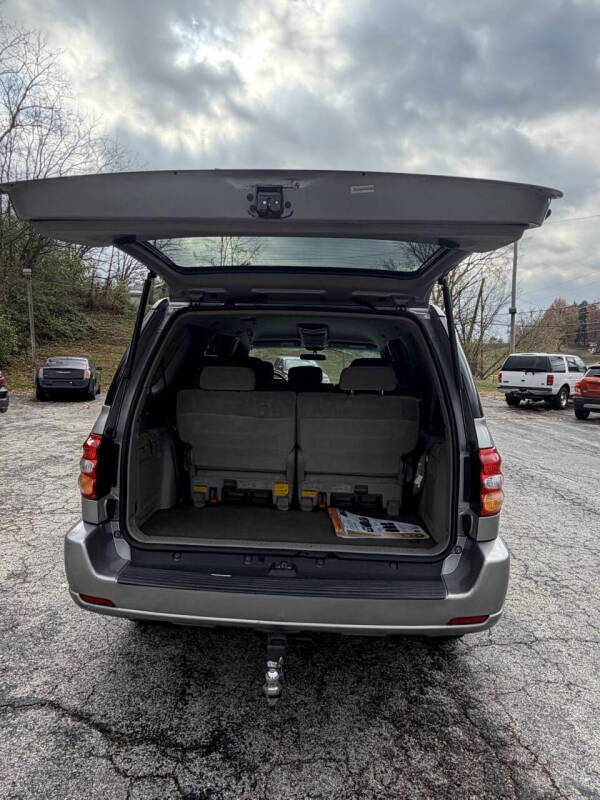 2002 Toyota Sequoia SR5