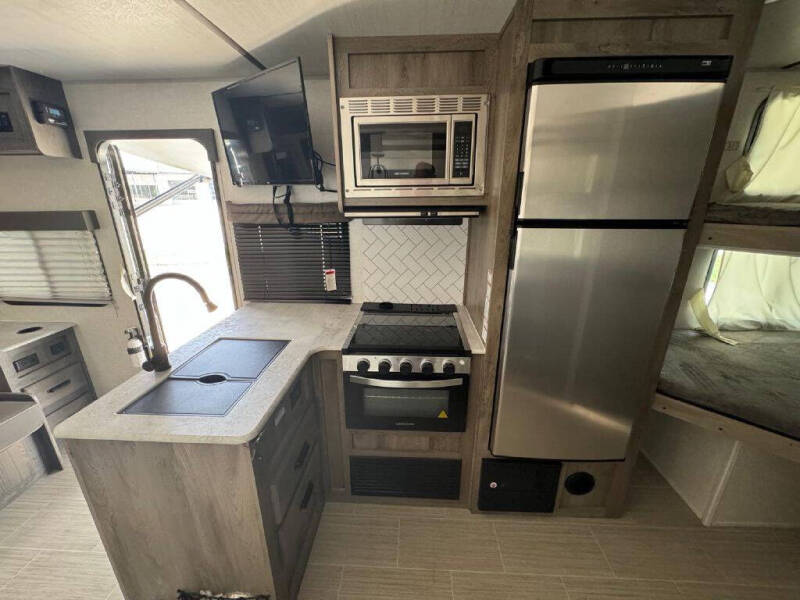 2021 Forest River Surveyor