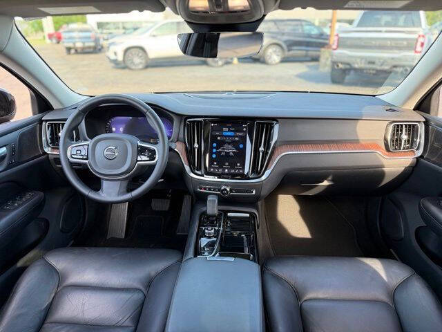 2023 Volvo S60 Recharge T8 Plus Dark Theme