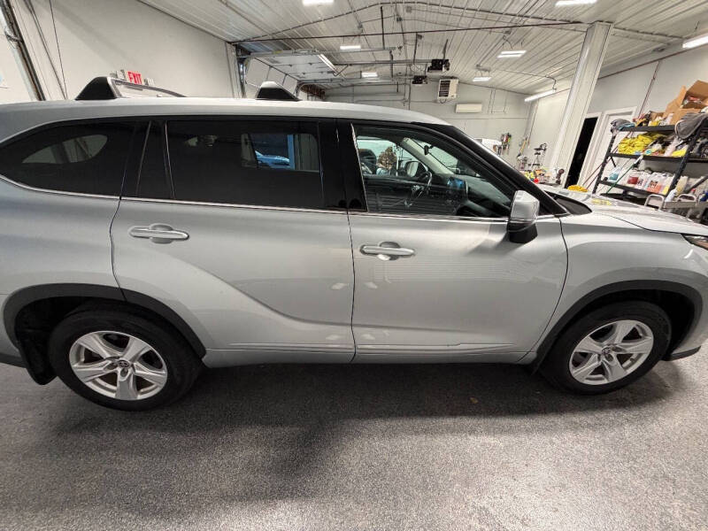 2022 Toyota Highlander LE