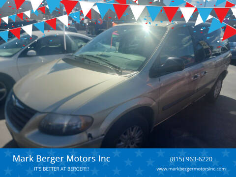 2006 Chrysler Town and Country for sale at Mark Berger Motors Inc in Rockford IL