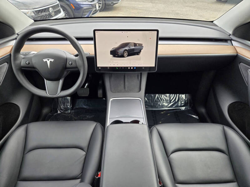 2024 Tesla Model Y Long Range