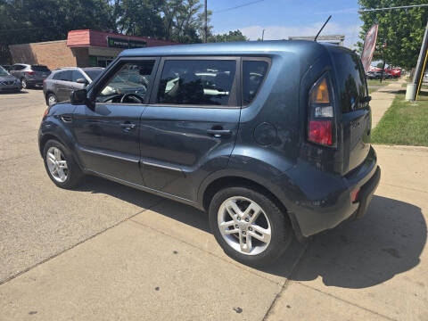 2011 Kia Soul +