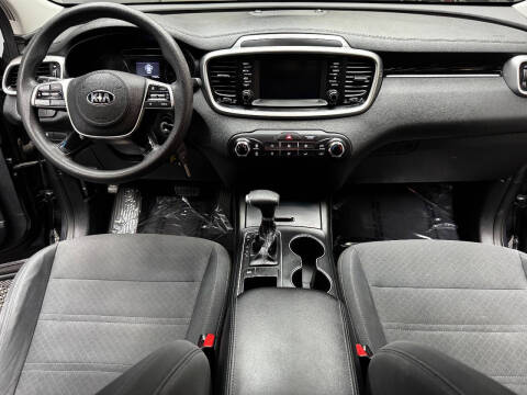 2020 Kia Sorento LX V6