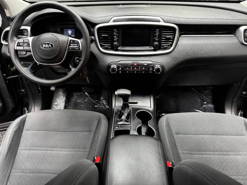 2020 Kia Sorento LX V6