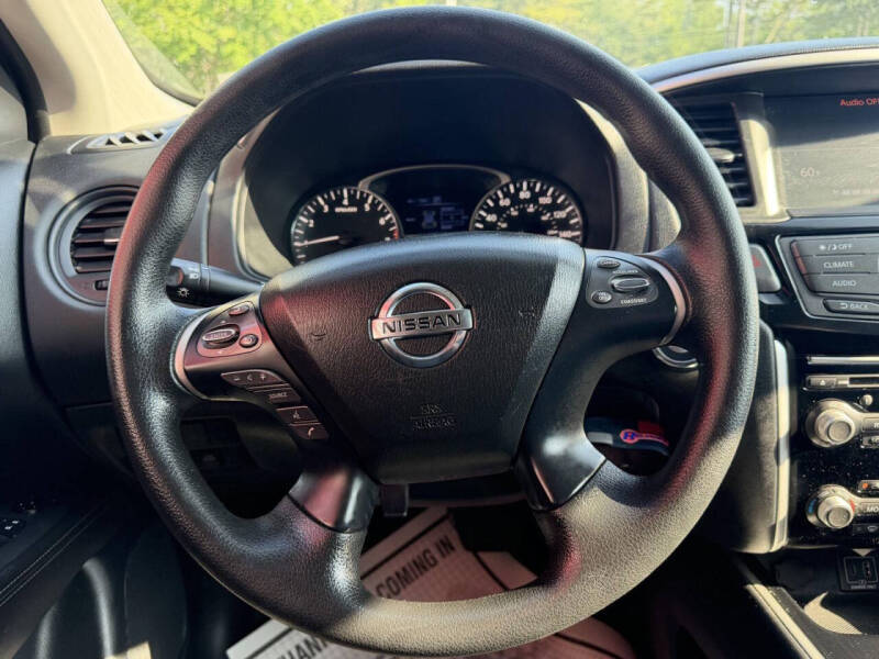 2020 Nissan Pathfinder S