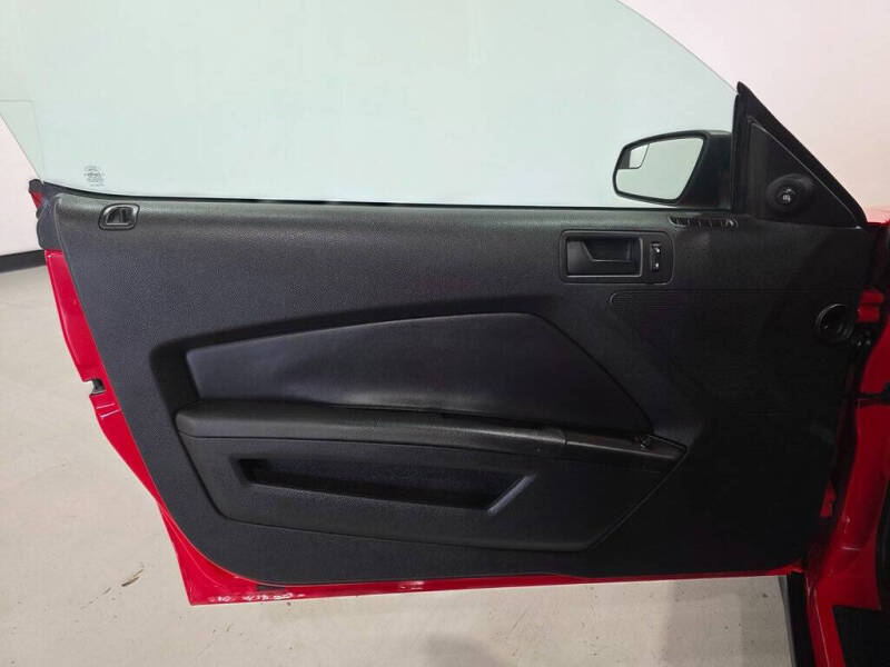 2012 Ford Mustang V6