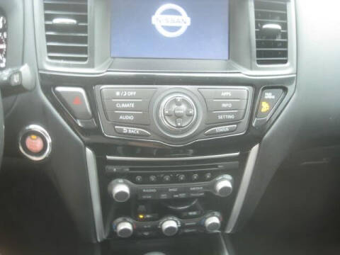 2017 Nissan Pathfinder SV