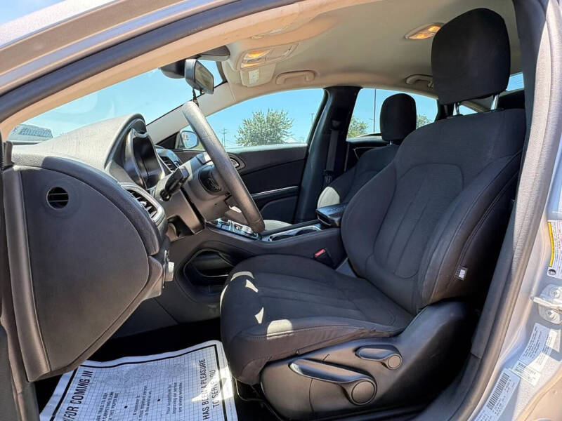 2016 Chrysler 200