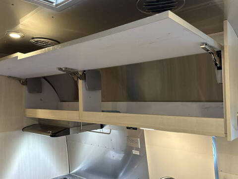 2022 Airstream Flying Cloud