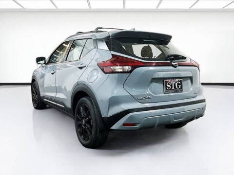 2022 Nissan Kicks SR