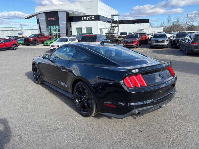 2022 Ford Mustang EcoBoost