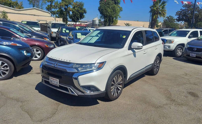 2019 Mitsubishi Outlander SE's photo