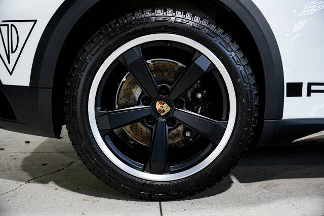 2024 Porsche 911 Dakar